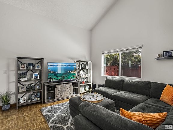 3rd image of 1741 Round Mountain Cir