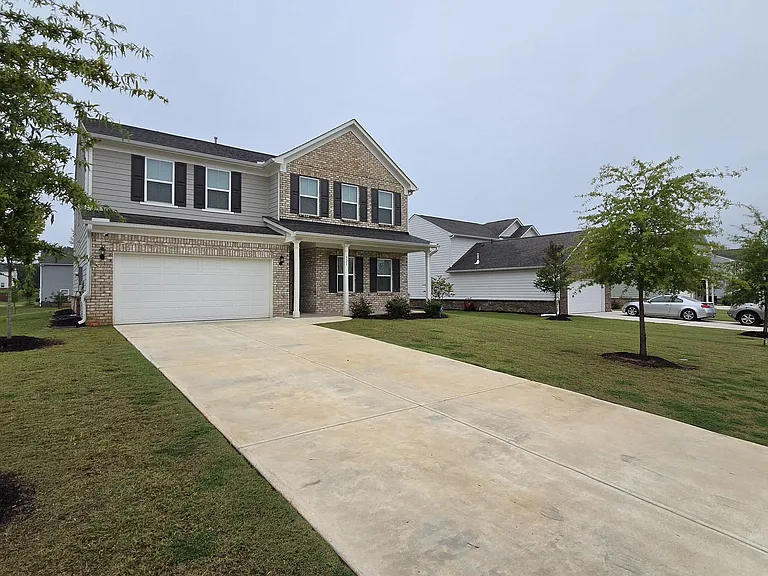 521 Elkwood Ln — Photo 3