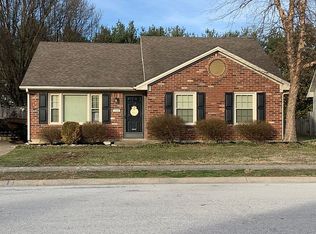 131 Chestnut Ln, Versailles, KY 40383