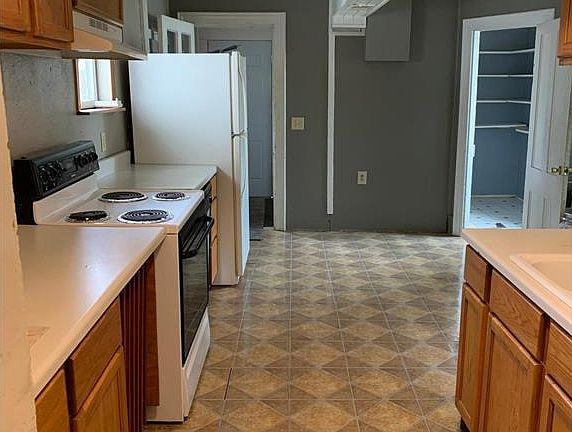 4th image of 721 8th Ave S
