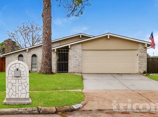 5655 Hardwood Forest Dr, Houston, TX 77088