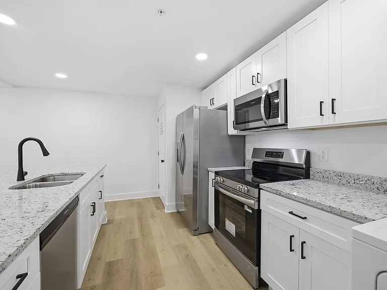 2903 15th Ave #101 — Photo 8