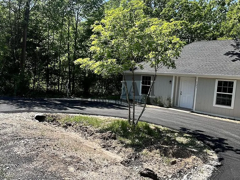 127 Guadalupe St — Photo 2