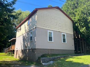 27 Vivian St, Auburn, ME 04210