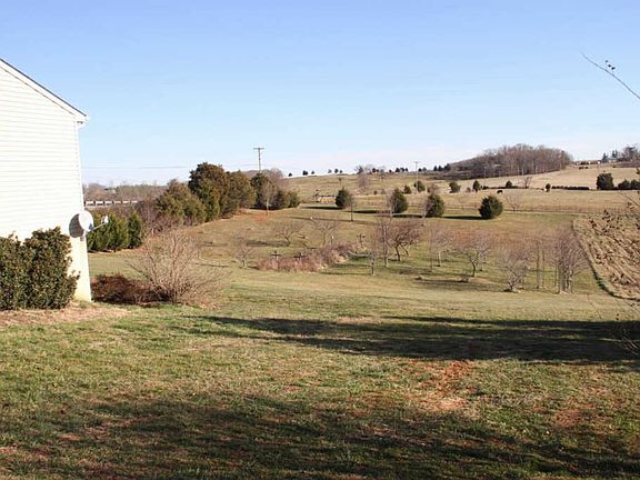 5th image of 1028 Snowberry Hill Dr