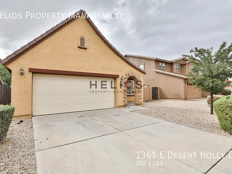 1361 E Desert Holly Dr — Photo 2