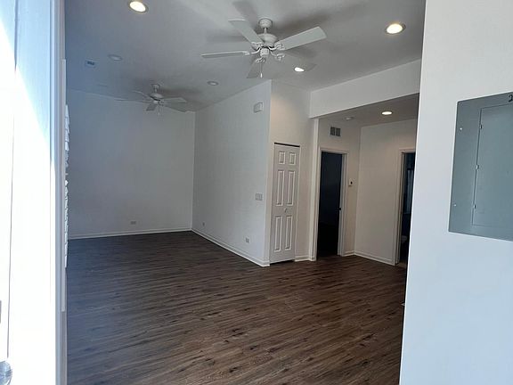 5th image of 2717 W Saint Helen St Unit 2