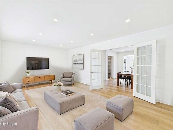 4th image of 416 W Thornhill Pl NW