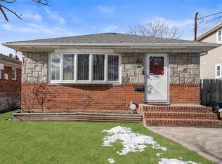 40 Belmont Blvd, Elmont, NY 11003