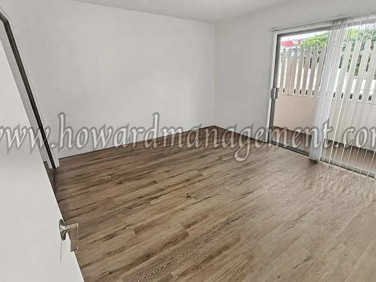 1560 Saltair — Photo 4