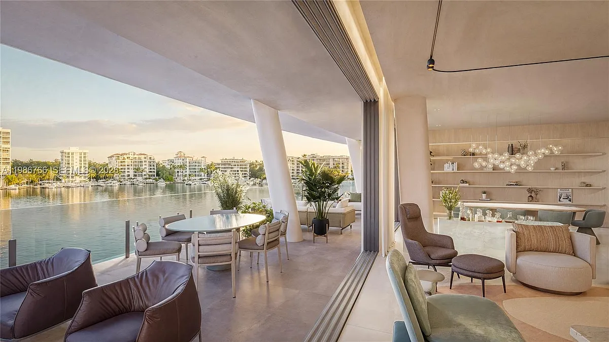 Building Photo - 5 Grove Isle #S303