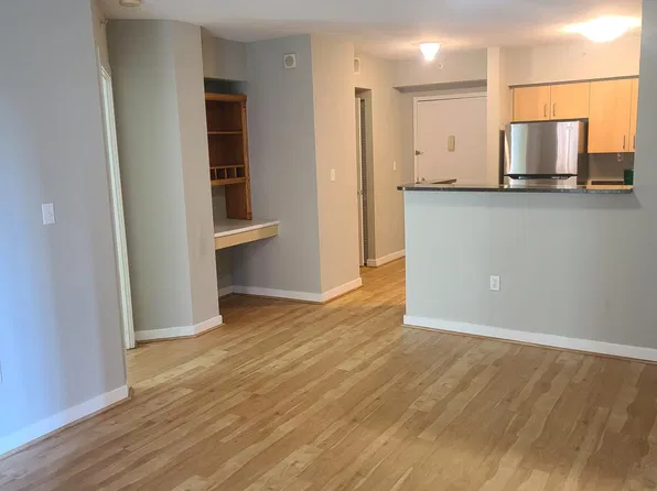1000 New Jersey Ave SE APT 327, Washington, DC 20003
