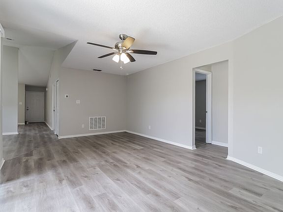 3rd image of 1034 Gore Dr