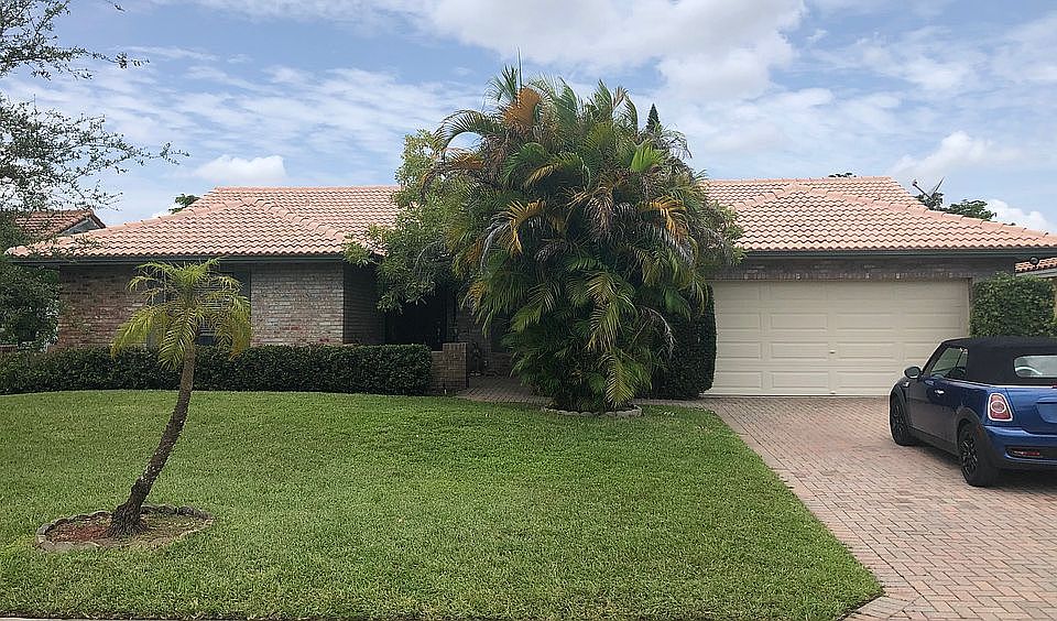 1st image of 388 NW 107th Ter