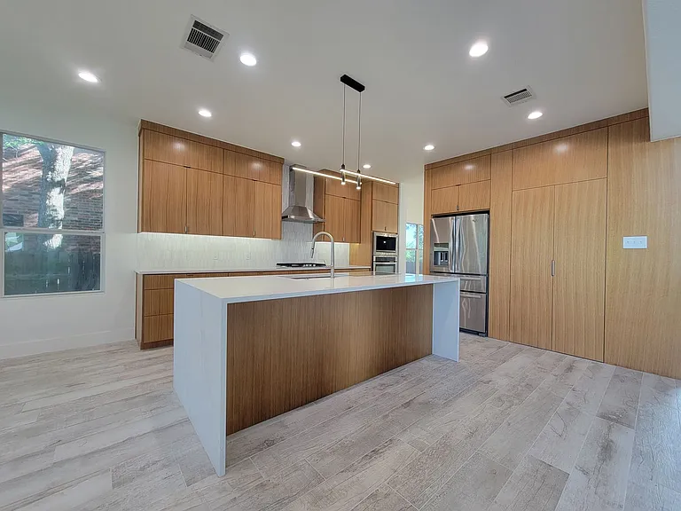 405 Darkwoods Dr — Photo 7