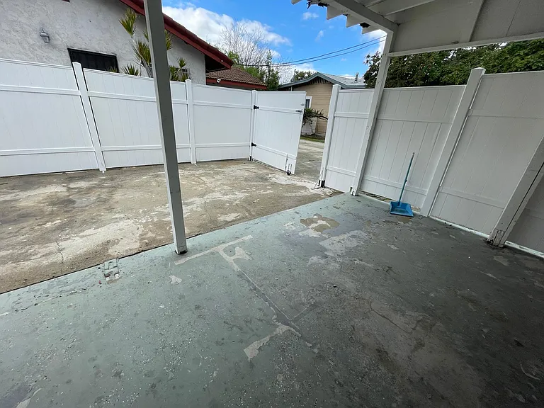 718 Raleigh St — Photo 13