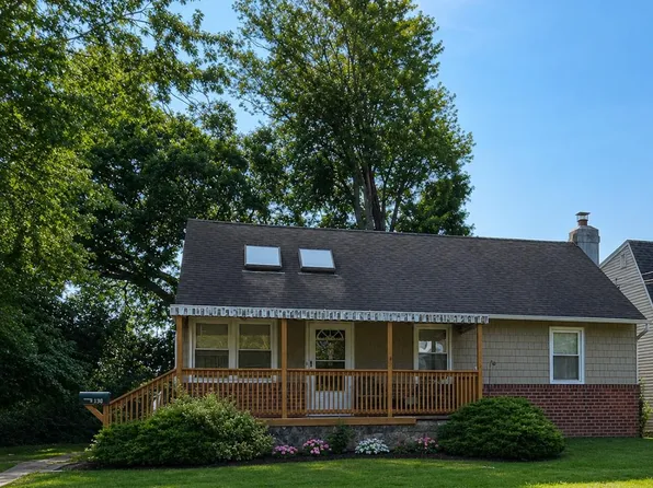 30 Anderson Avenue, North Babylon, NY 11703