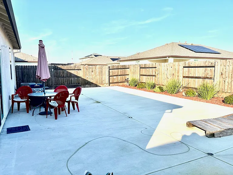 10424 Skynyrd Way — Photo 23