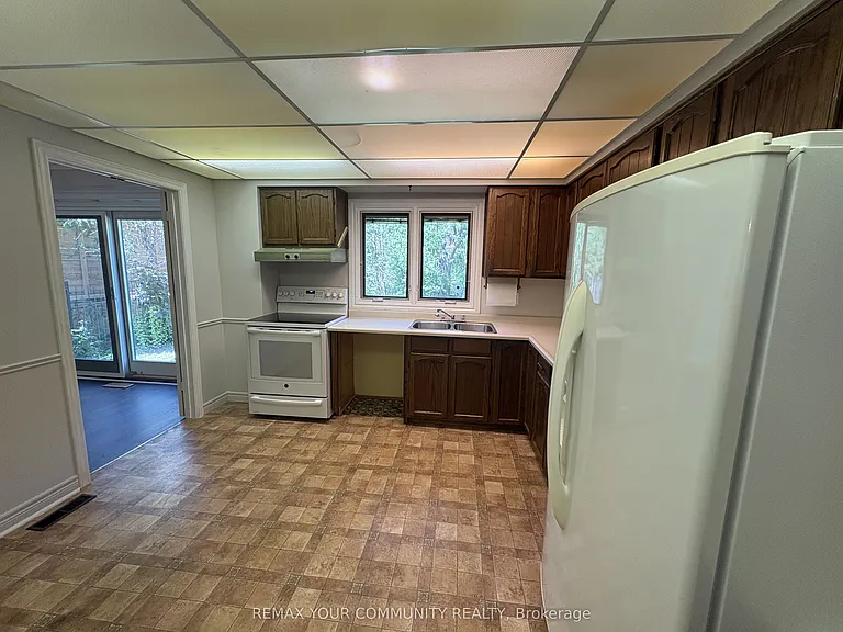 179 Digby Rd — Photo 9