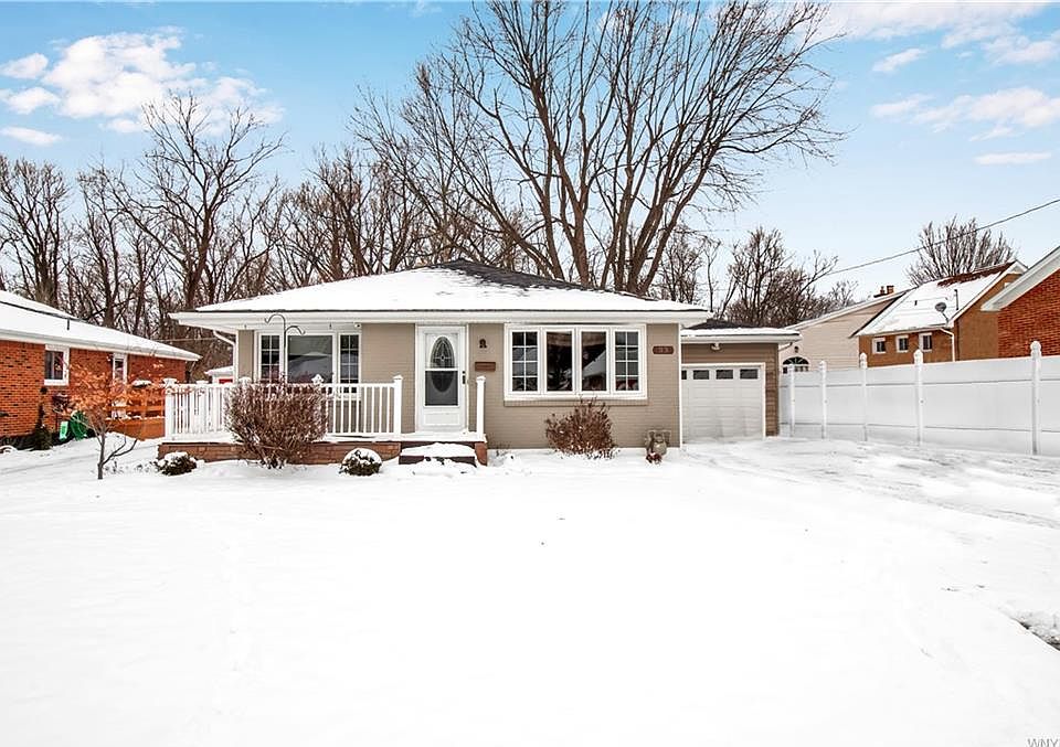 1st image of 33 Arrowhead Dr