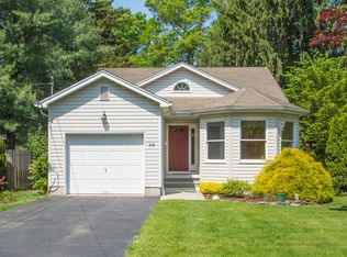 65 Chestnut St, Hillsdale, NJ 07642