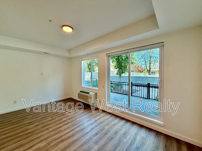615 Rutland Rd N #101 — Photo 12
