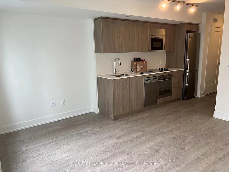 5 Mabelle Ave #2331 — Photo 9