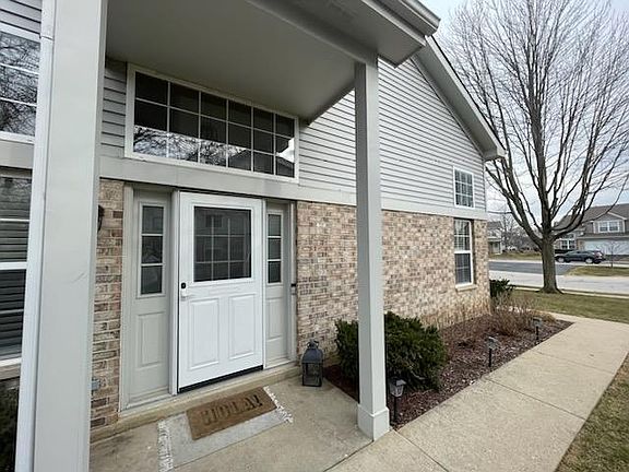 3rd image of 160 Castlewood Ct