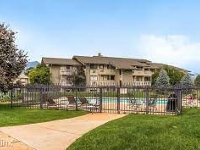 665 Manhattan Dr #207 — Photo 2