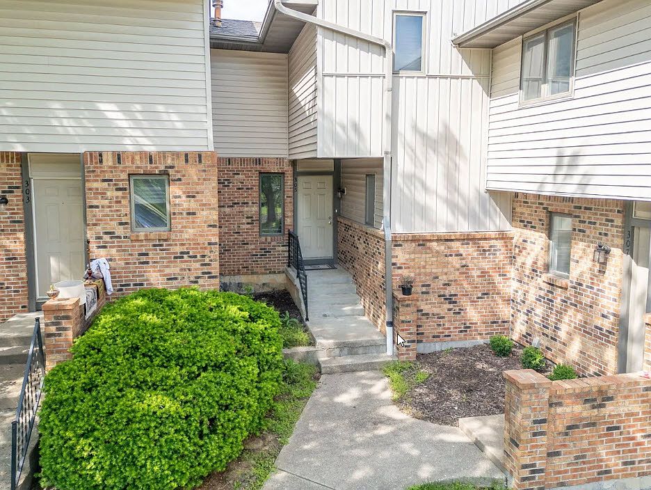 1st image of 305 Foxfire Dr #1