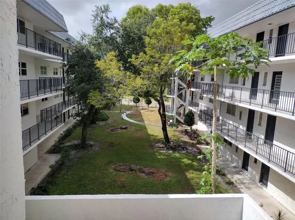 3360 Spanish Moss Terrace #307, Lauderhill, FL 33319