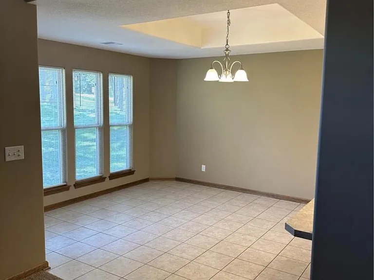 505 NW Highcliffe Dr — Photo 20