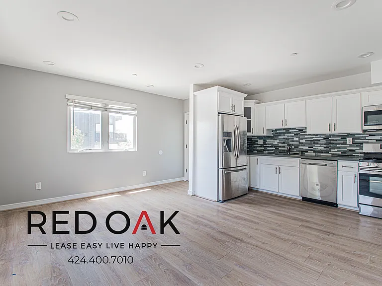 4527 Lexington Ave #4527 — Photo 2