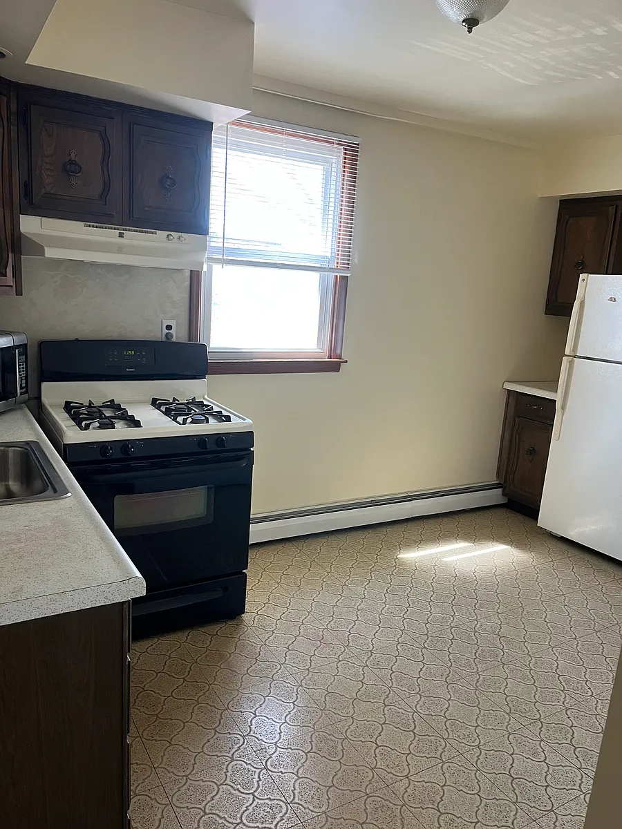 Building Photo - 1030 Fox Chase Rd #2