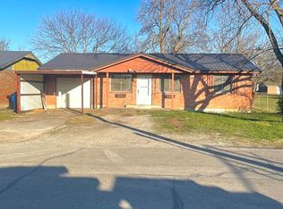 236 S 1st St, Vinita, OK 74301