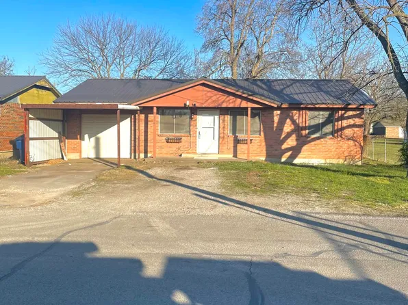 236 S 1st St, Vinita, OK 74301