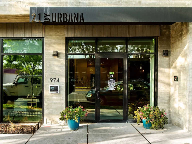 21 By Urbana — Photo 24
