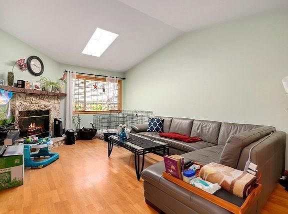 3rd image of 50 Terry Dr APT B