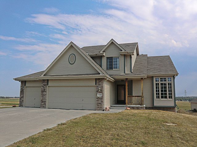 1st image of 2210 Park Crest Dr