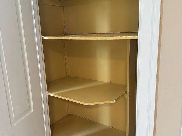 328 W Broad St — Photo 17