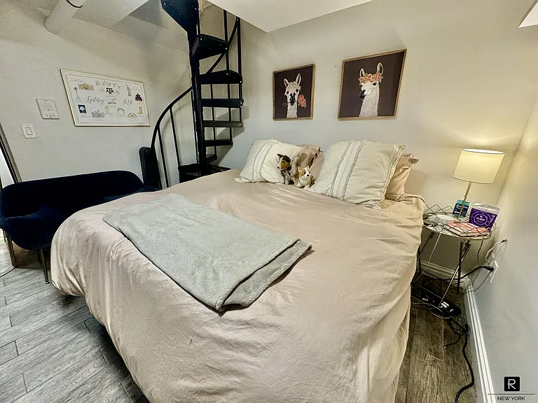 321 W 89th St #2 — Photo 12