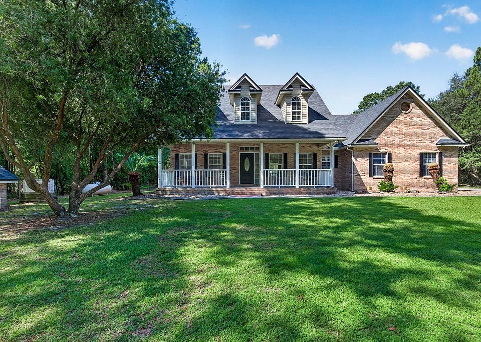 1st image of 44041 Maplewood Ct