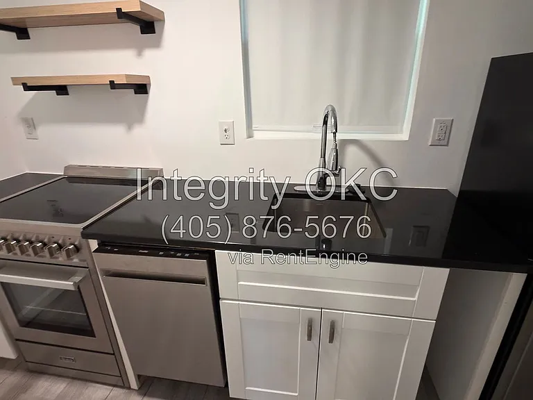 306 E Hughbert St #A — Photo 5