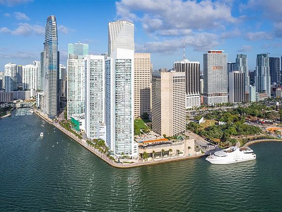 2nd image of 335 Biscayne Blvd #3012