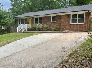 904 Seabrook Rd, Raleigh, NC 27610