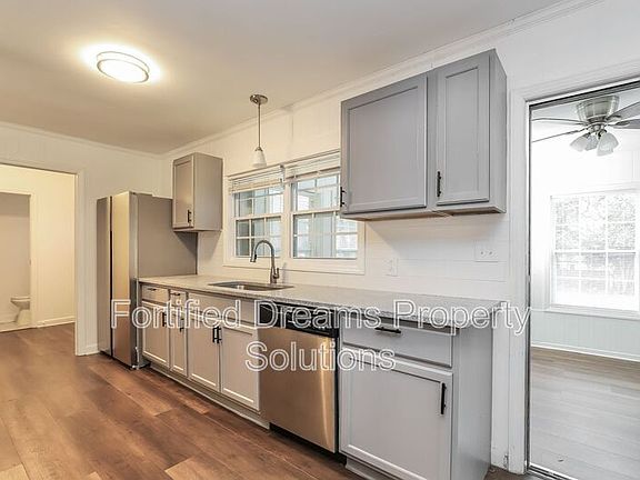 3rd image of 5805 Highlawn Dr