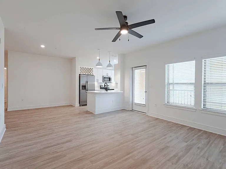 Tropia Luxury Apartments — Photo 107