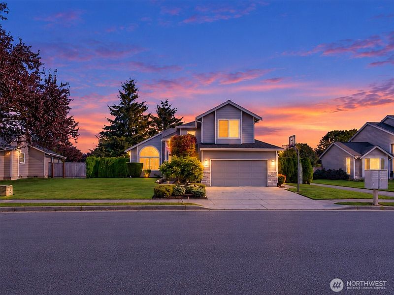 3rd image of 401 Randall Place