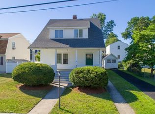 67 Victoria St, Lowell, MA 01851