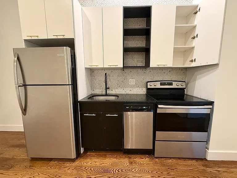 116 Seigel St #2 — Photo 3